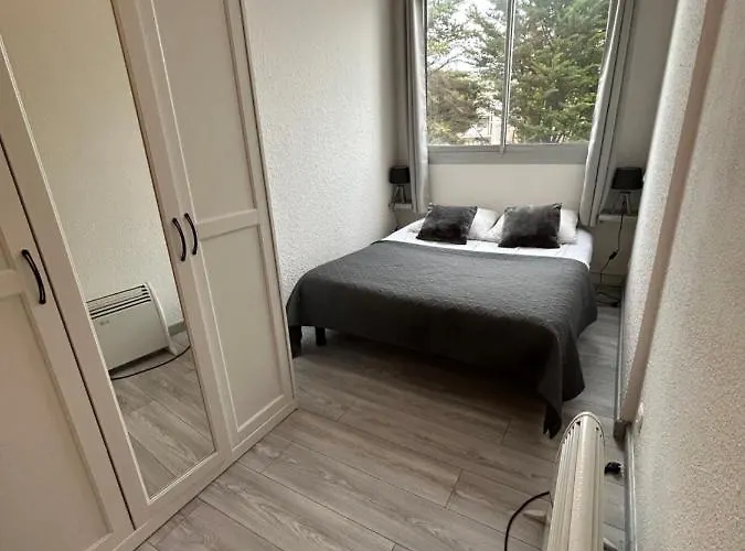 Petit T2 Proche De La