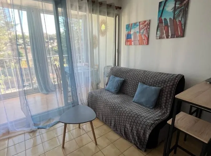 Petit T2 Proche De La * Sète